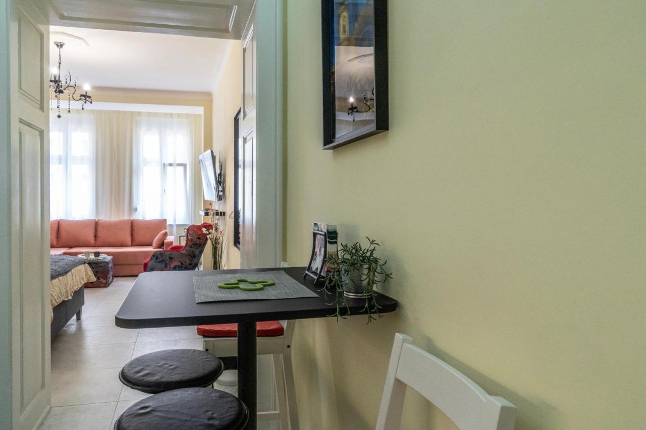 Sunlit Artist Studio Apartman Belgrád Kültér fotó